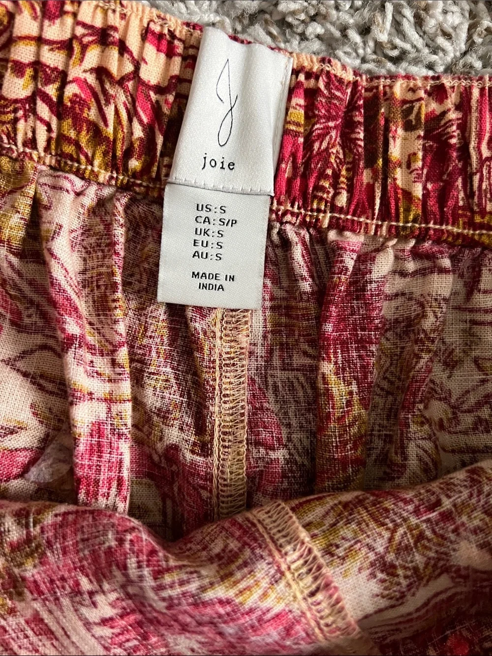 Like New! JOIE Linen Blend Red Floral Print Pull On Casual Shorts in Size S - Picture 8 of 14